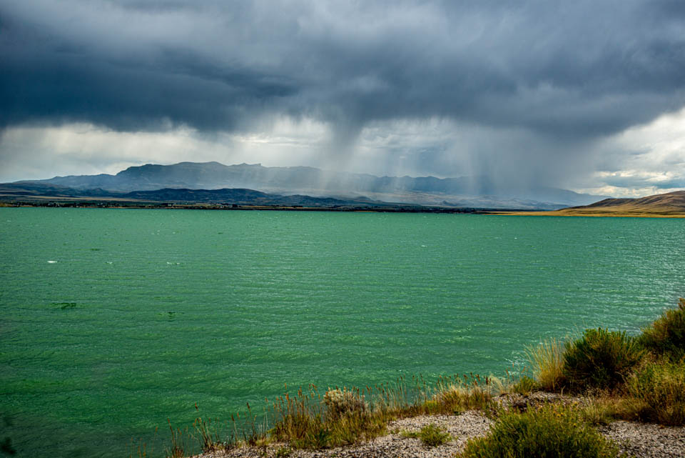 6 Yellowstone Lake in Yellowstone National Park for fishing and beaches