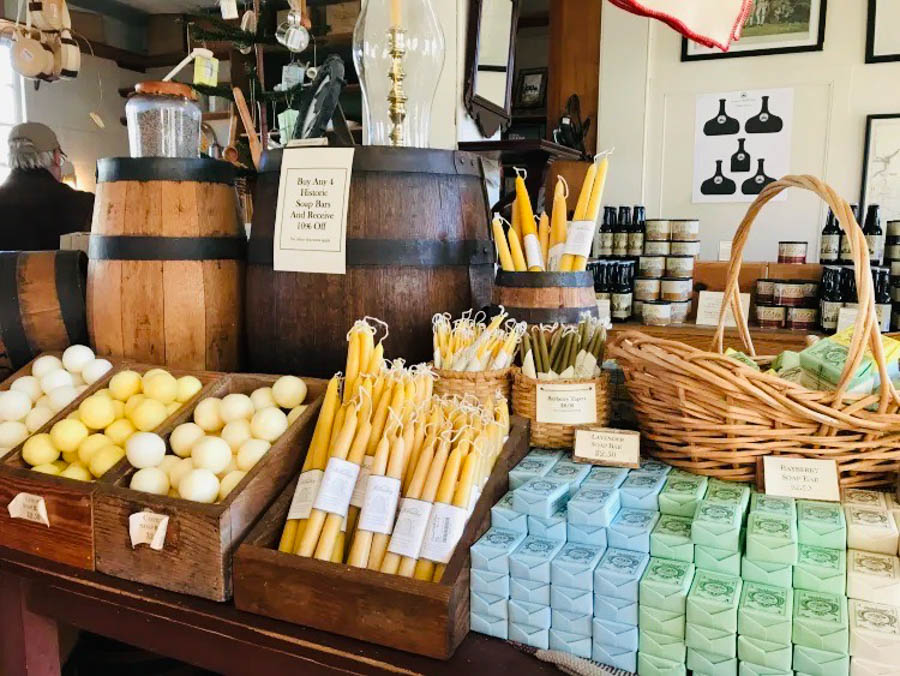 05 Shop Colonial style in Williamsburg Virginia top things to do RV trip